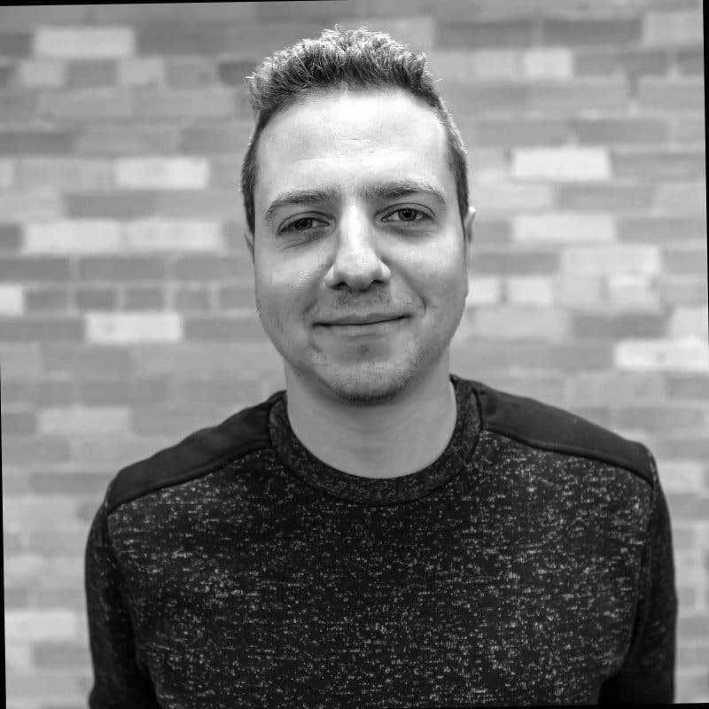 サシャ・サワヤ